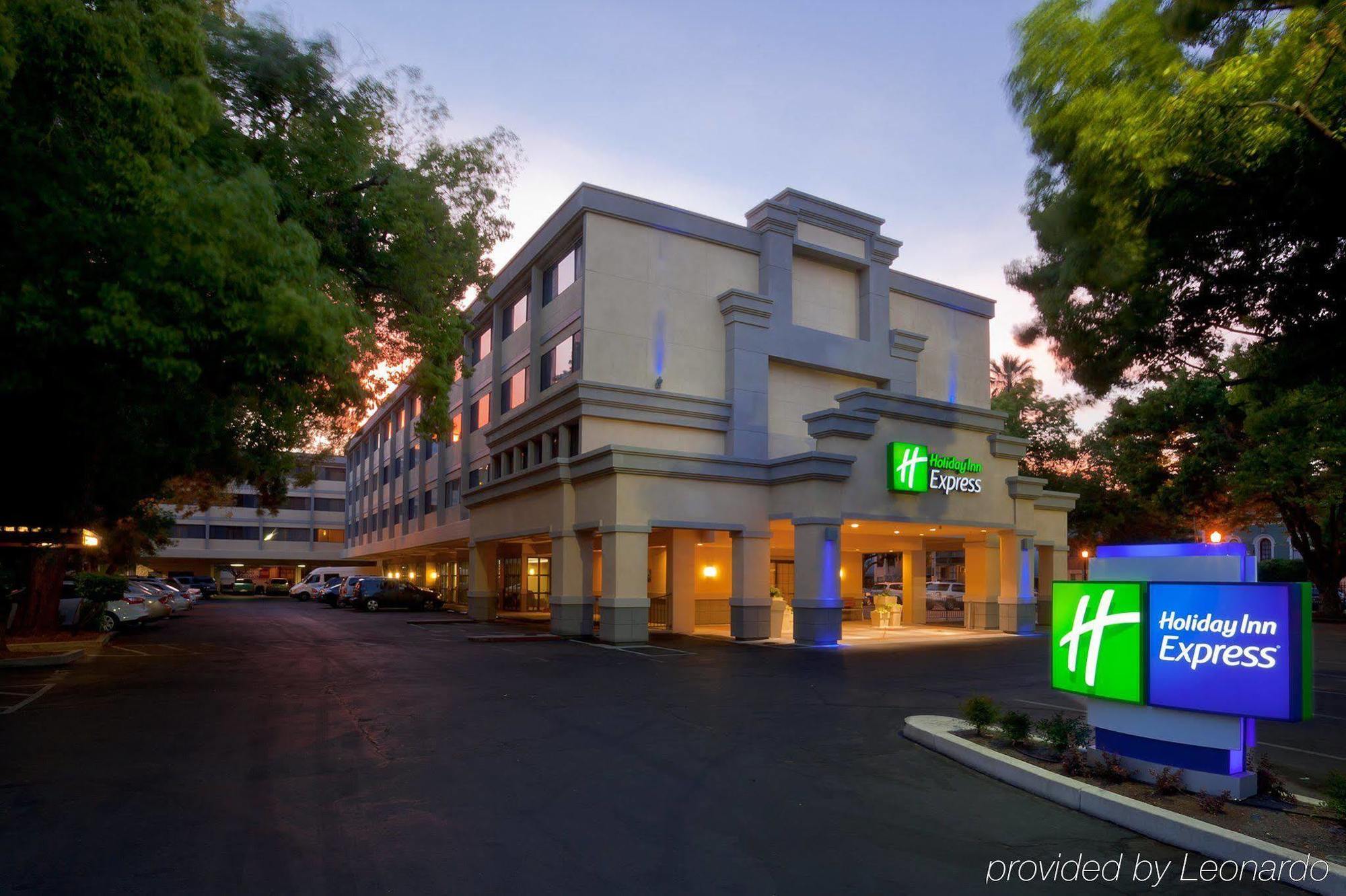 Holiday Inn Express Sacramento Convention Center, An Ihg Hotel Buitenkant foto